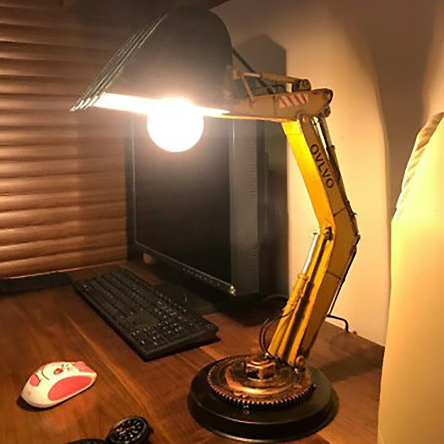 Industrial Style Construction Lamp - Pexav