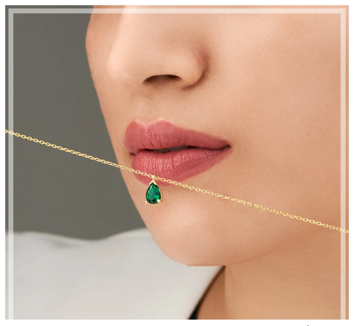 Stunning Emerald Drop Necklace-Nora Luxe