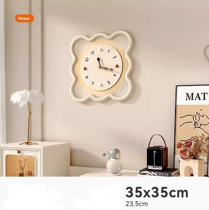 Quiet Simple Round Wall Clock