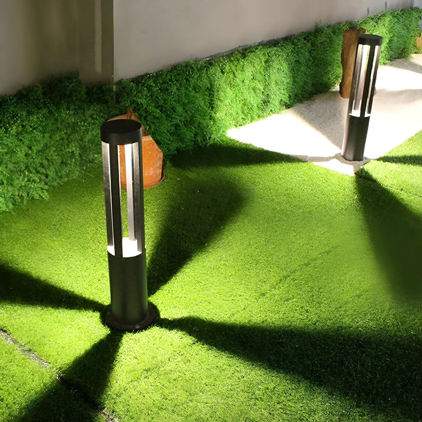 Rustic Garden Solar Powered Lamp
