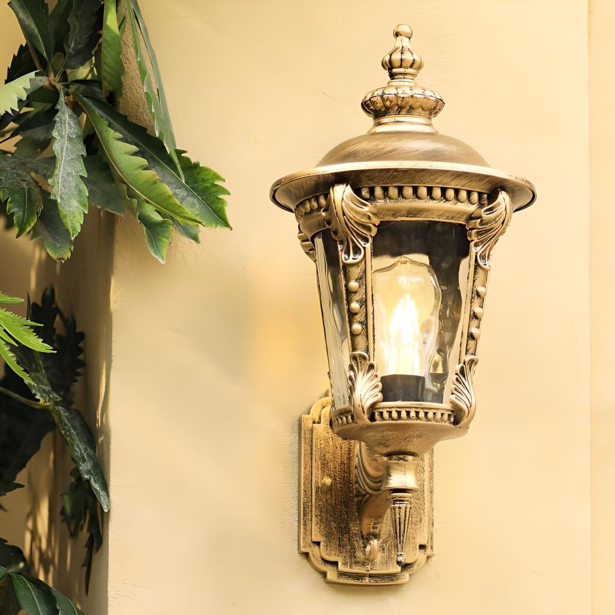 Classic Garden Wall Light Fixture