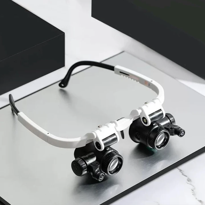 Bright LED Magnifying Glass - Pexav