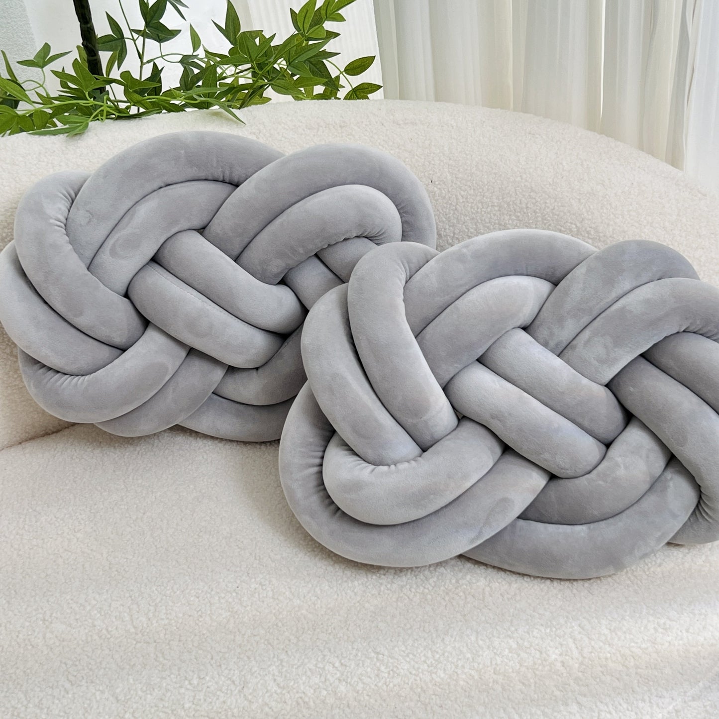 Comfortable Faux Fur Round Throw Pillows