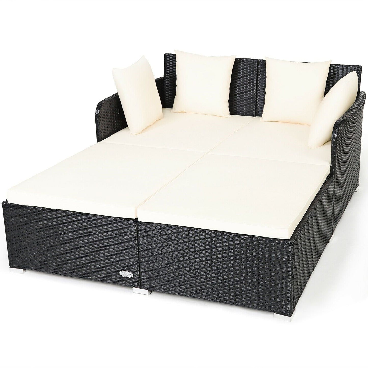 Comfortable Wicker Garden Daybed with Soft Cushions