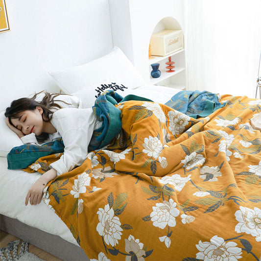 Comfortable Reversible Floral Quilt with Bright Yellow Pattern - Pexav