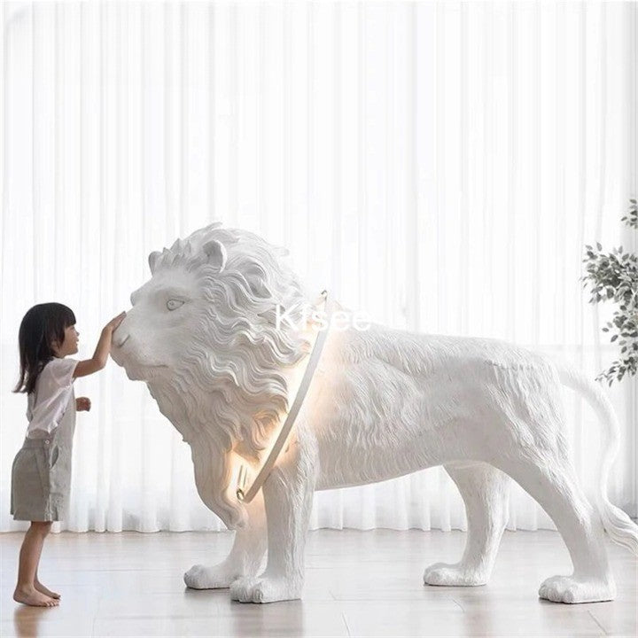 Stylish Wild Lion Figurine Table Lamp