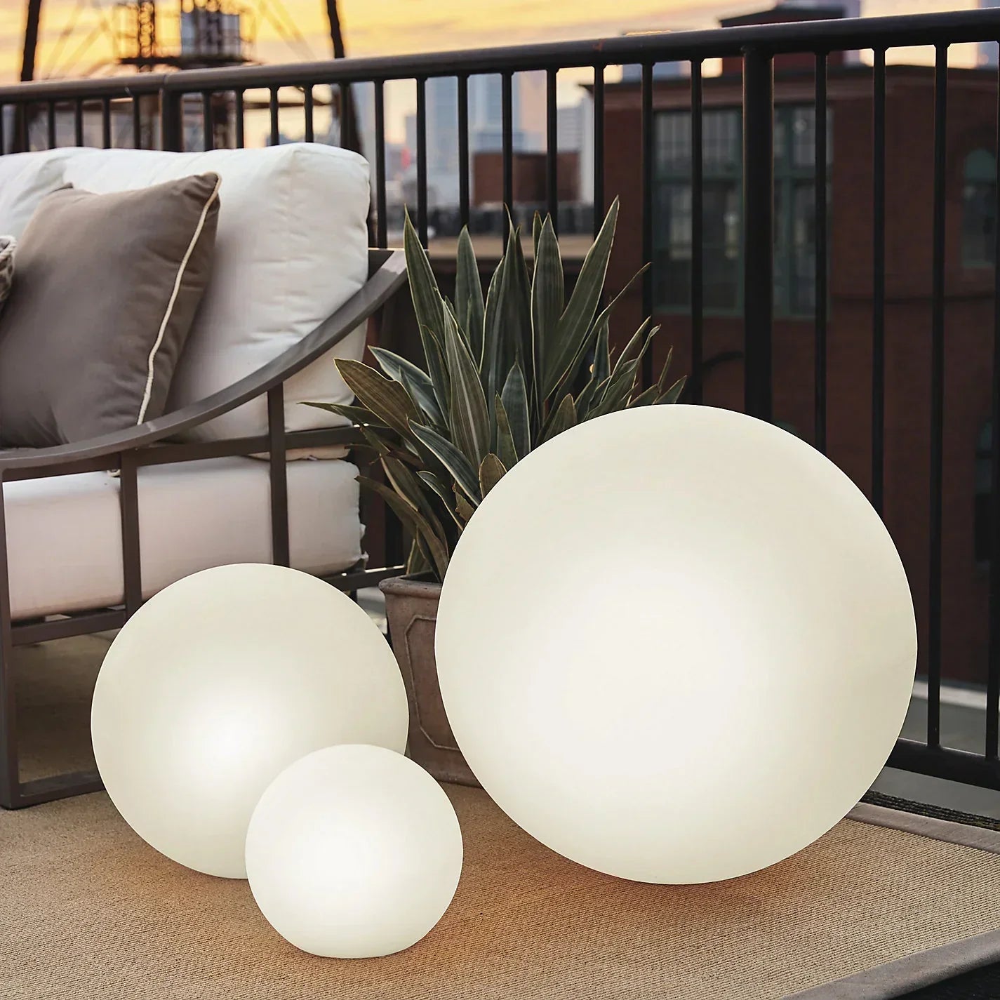 Wireless Outdoor Solar LED Globe Light