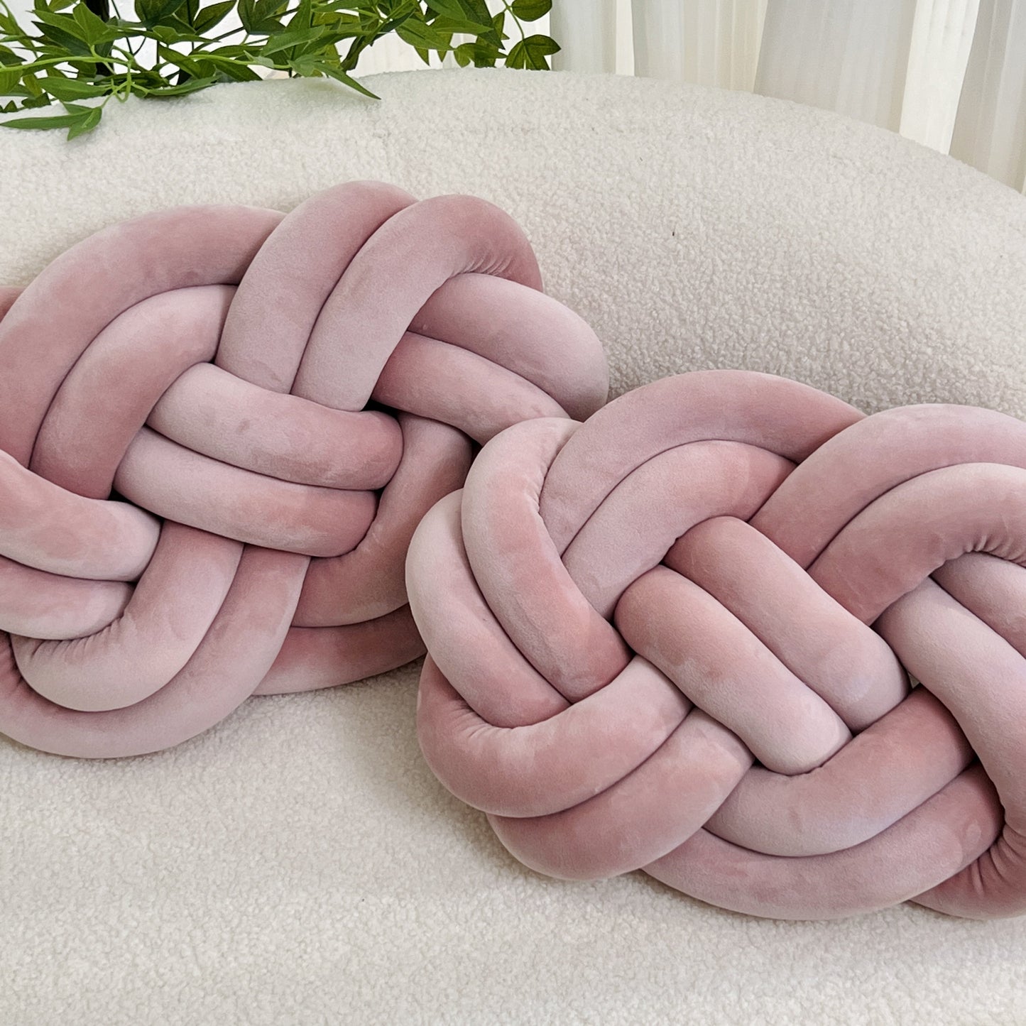Comfortable Faux Fur Round Throw Pillows