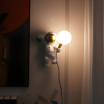 Astronaut Wall Light – Creative Space-Themed Resin Design with Warm LED Glow for Cozy Indoor Atmosphere 5