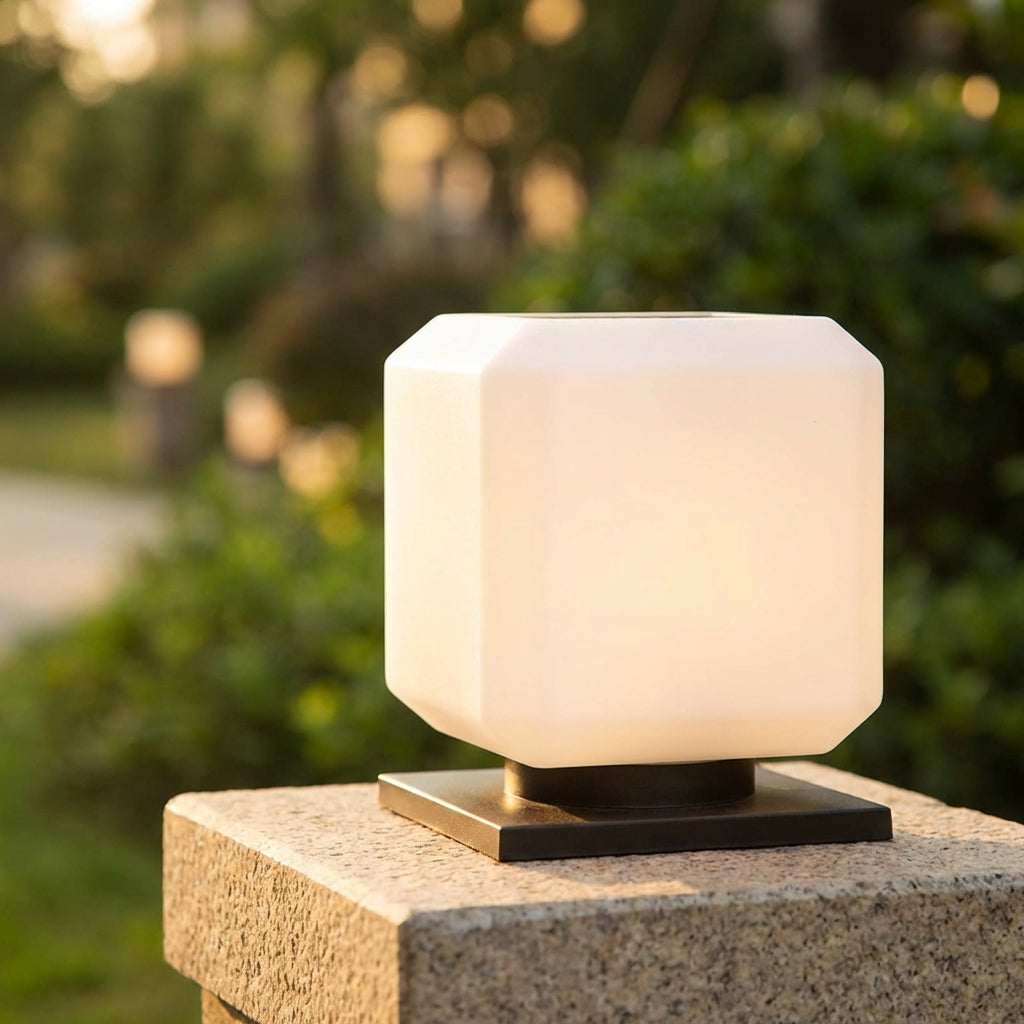 Small LED Garden Lamp - Lumiqube - Pexav