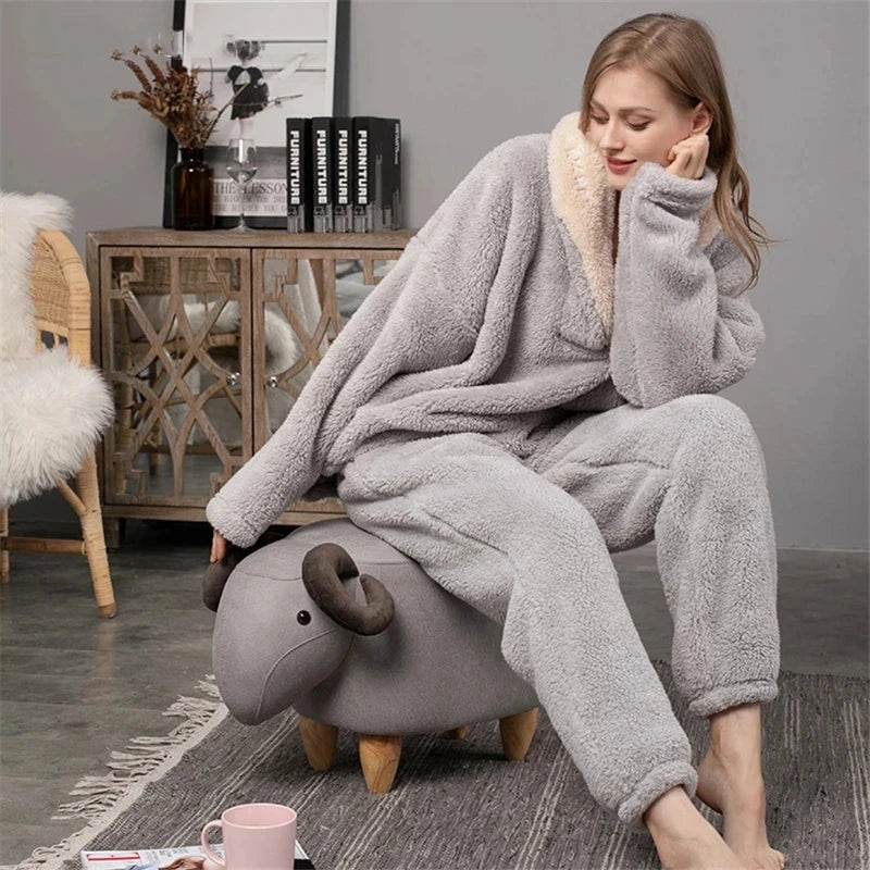 Cozy Women's Fleece Sleepwear Set Long Sleeve Pajamas
