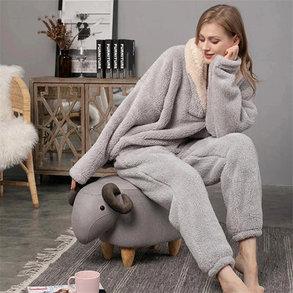 Cozy Women's Fleece Sleepwear Set Long Sleeve Pajamas
