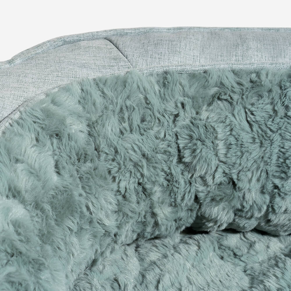 Plush Comfortable Supportive Pet Bed