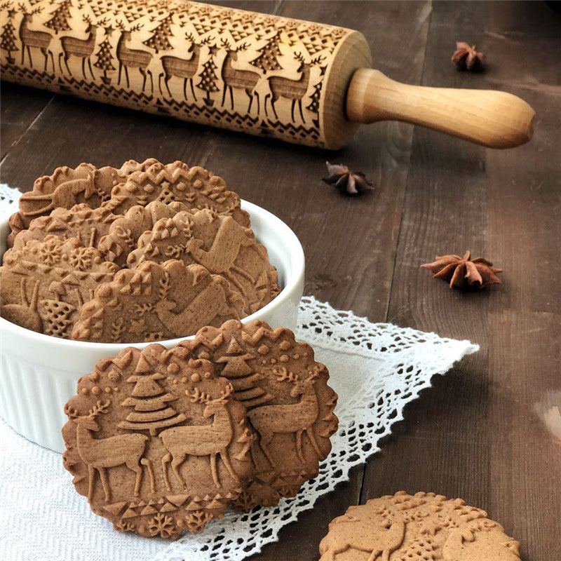 Traditional Wooden Rolling Pin with Christmas Designs - Pexav