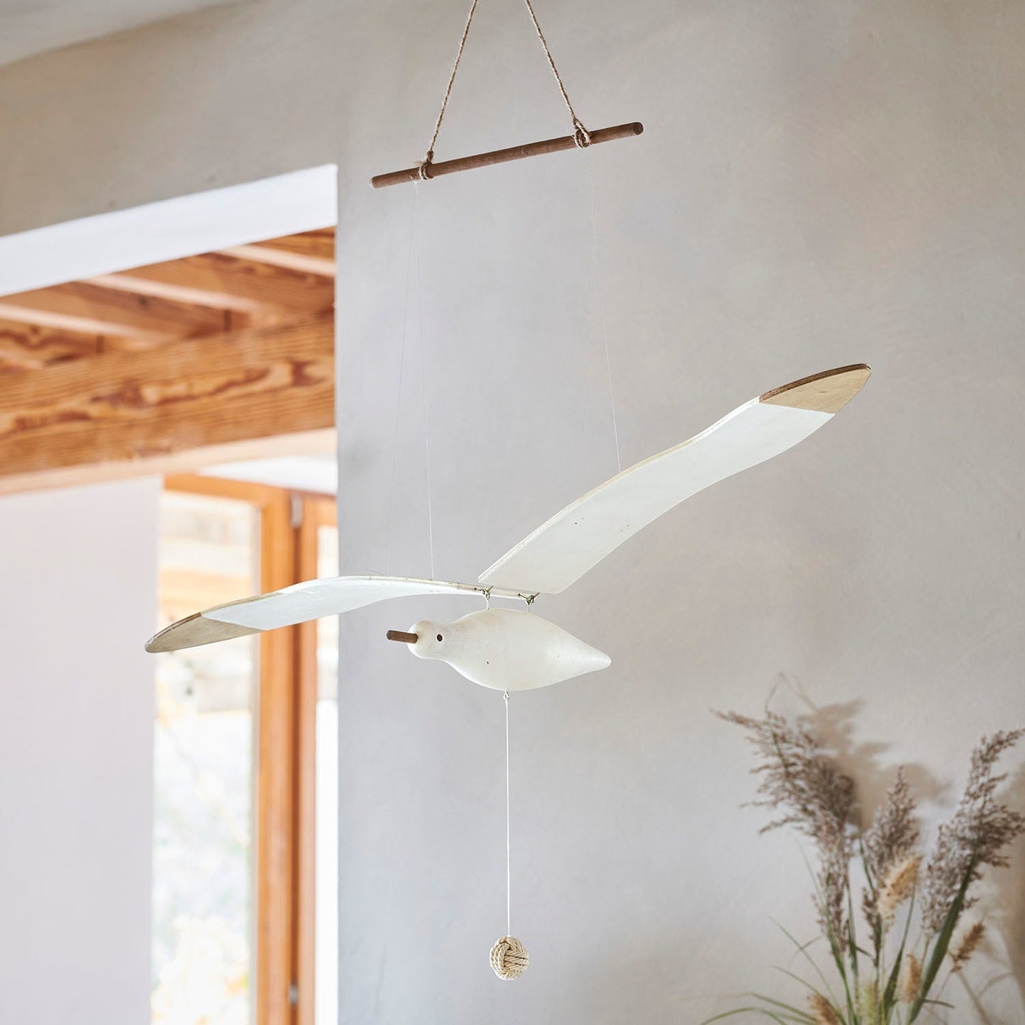 Beachy Wood Seagull Home Decor