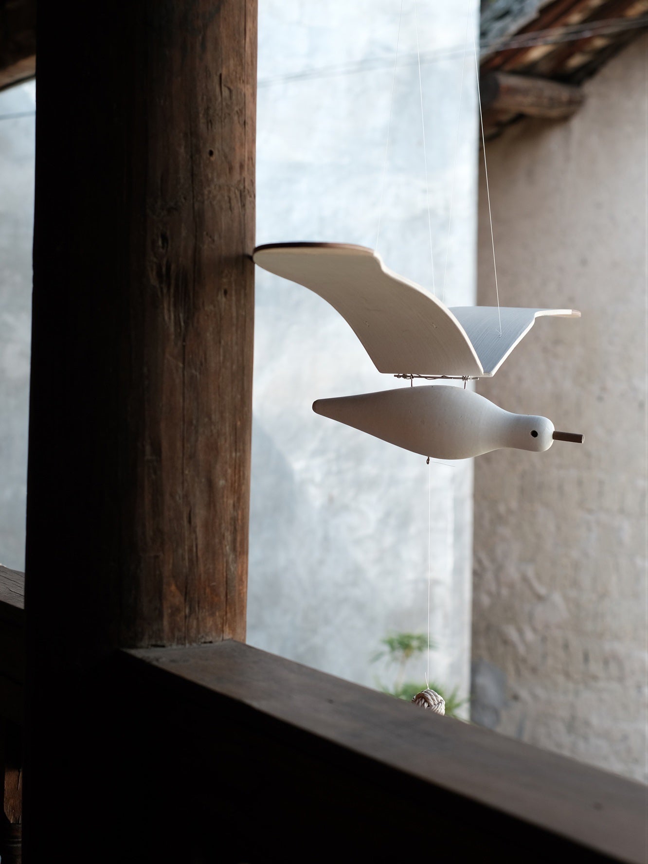 Beachy Wood Seagull Home Decor