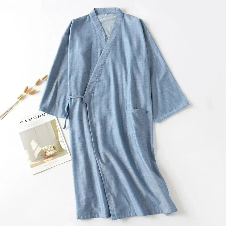 Blue robe on a white background with 'FAMURU' branding.