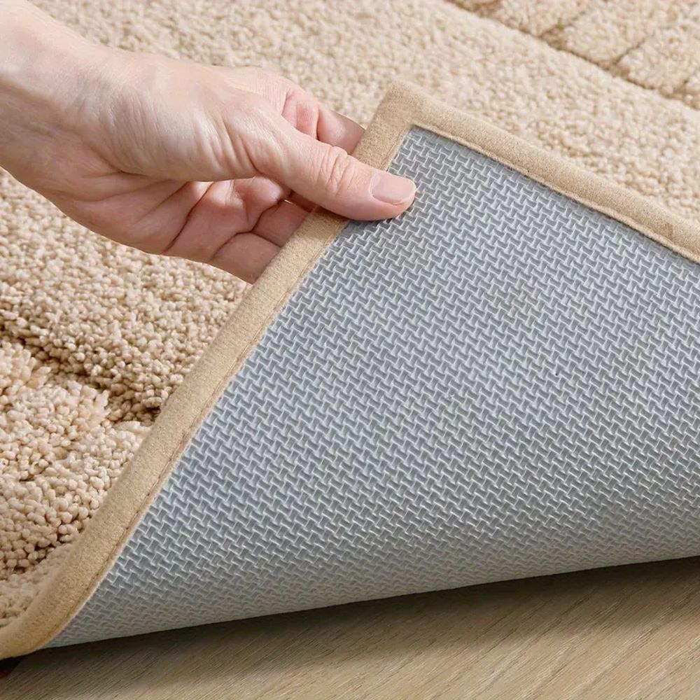 Simple Stripe Bathroom Mat – Plush, Anti-Slip & Fast-Dry