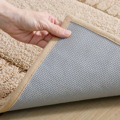 Simple Stripe Bathroom Mat – Plush, Anti-Slip & Fast-Dry