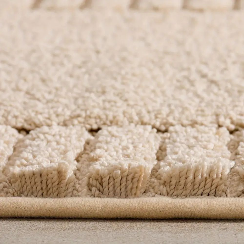 Simple Stripe Bathroom Mat – Plush, Anti-Slip & Fast-Dry