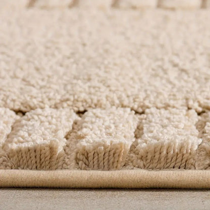 Simple Stripe Bathroom Mat – Plush, Anti-Slip & Fast-Dry