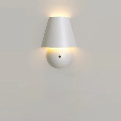 Elegant Metal and Glass Wall Lamp - Pexav