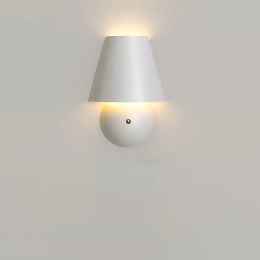 Elegant Metal and Glass Wall Lamp - Pexav