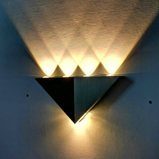 Sleek Geometric LED Wall Lamp in Black and White - Pexav
