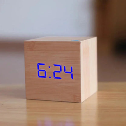 Small Digital Clock with Dimmable Light and Snooze