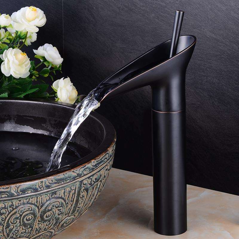 Vintage Cascade Kitchen Faucet
