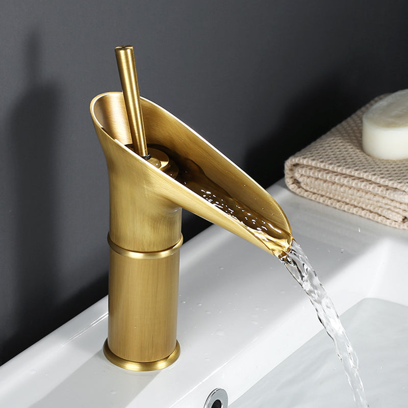Vintage Cascade Kitchen Faucet