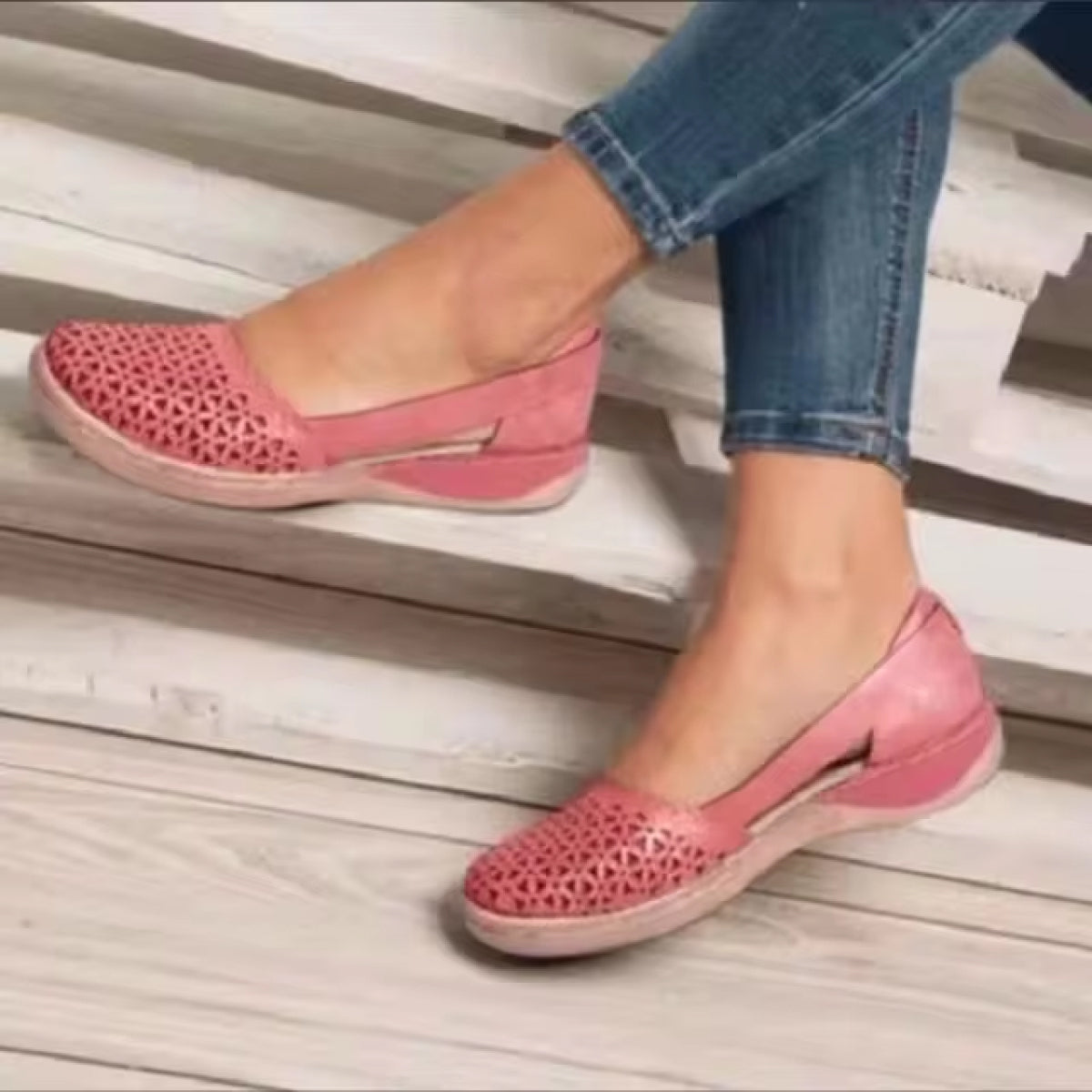 Comfortable Walking Sandals for Women with Arch Support - Pexav