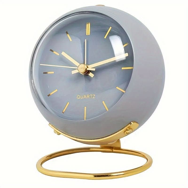 Retro Analogue Alarm Clock with Silent Movement and Night Lamp – Vintage Metal Design, Compact Size, Reliable Alarm Function 4