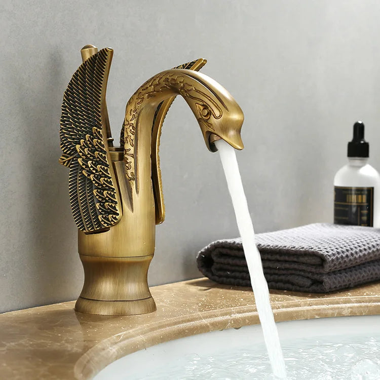 Luxury One Handle Gold Bathroom Faucet