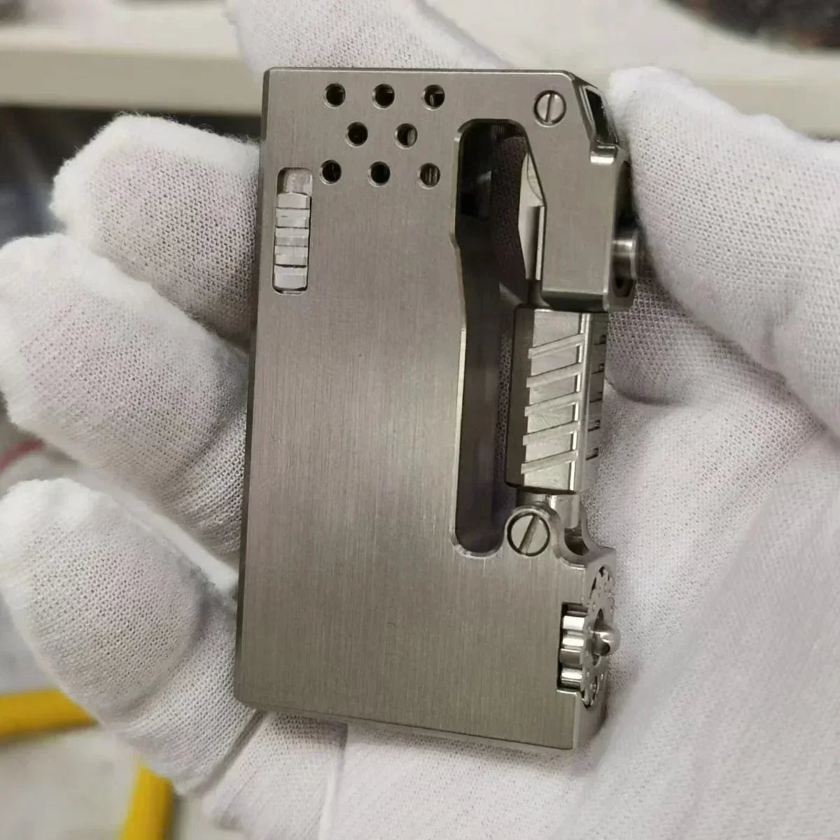 Traditional Metal Flame Kerosene Lighter