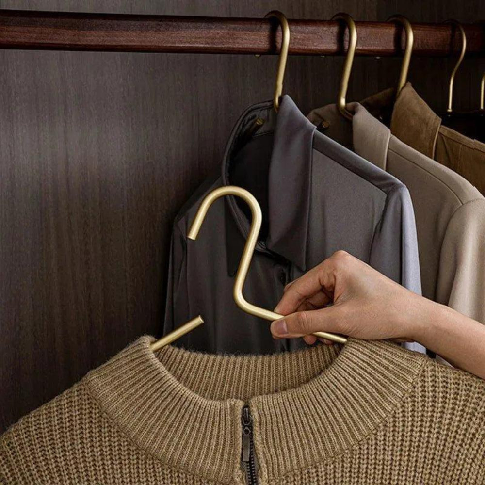Set of 5 Stylish Metal Clothes Hangers in Matte Gold and Silver for Elegant Wardrobe Organization 4