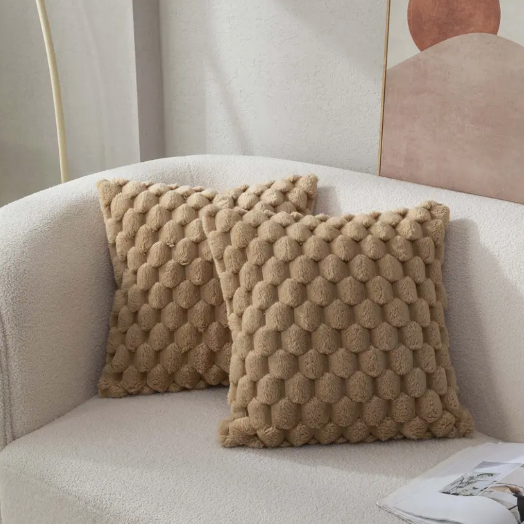 Soft Plush Cushion with Cozy Cover – 50cm x 50cm for Ultimate Comfort 2