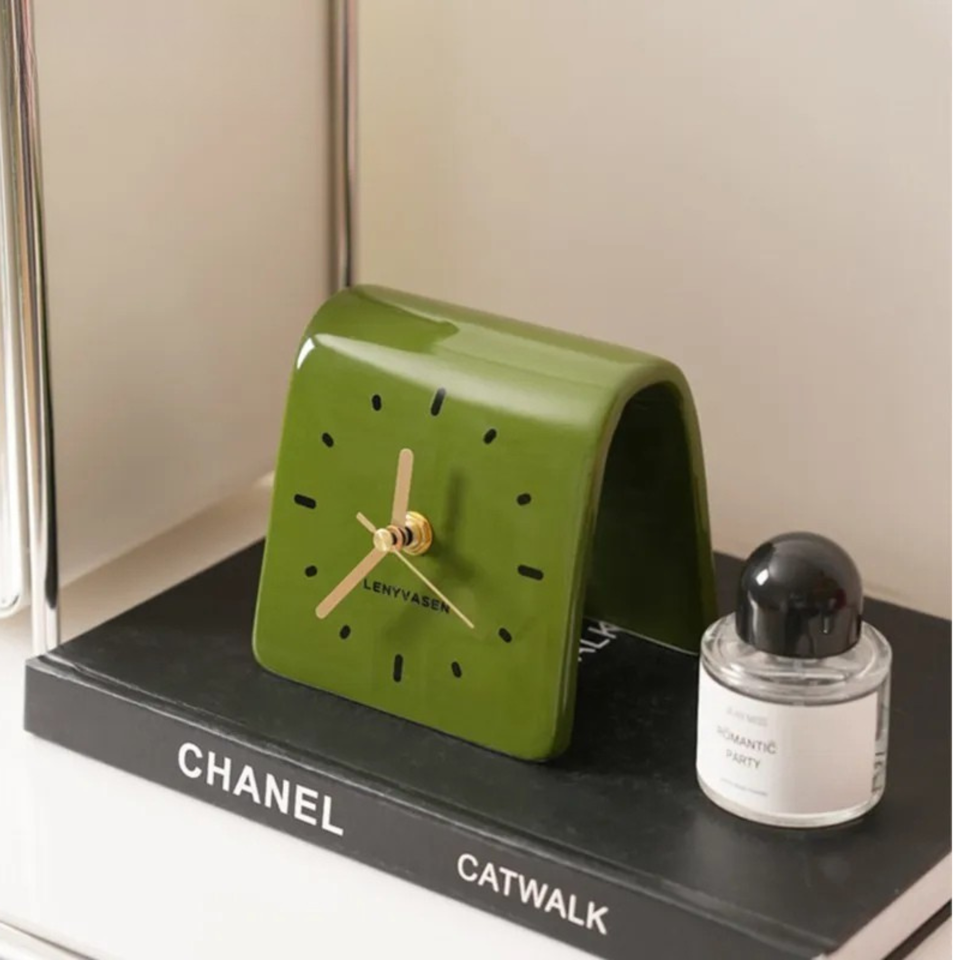 Stylish Ceramic Desk Clock – Minimalist Square Design for Modern Home Décor, Silent Needle Movement, Compact Lightweight 2