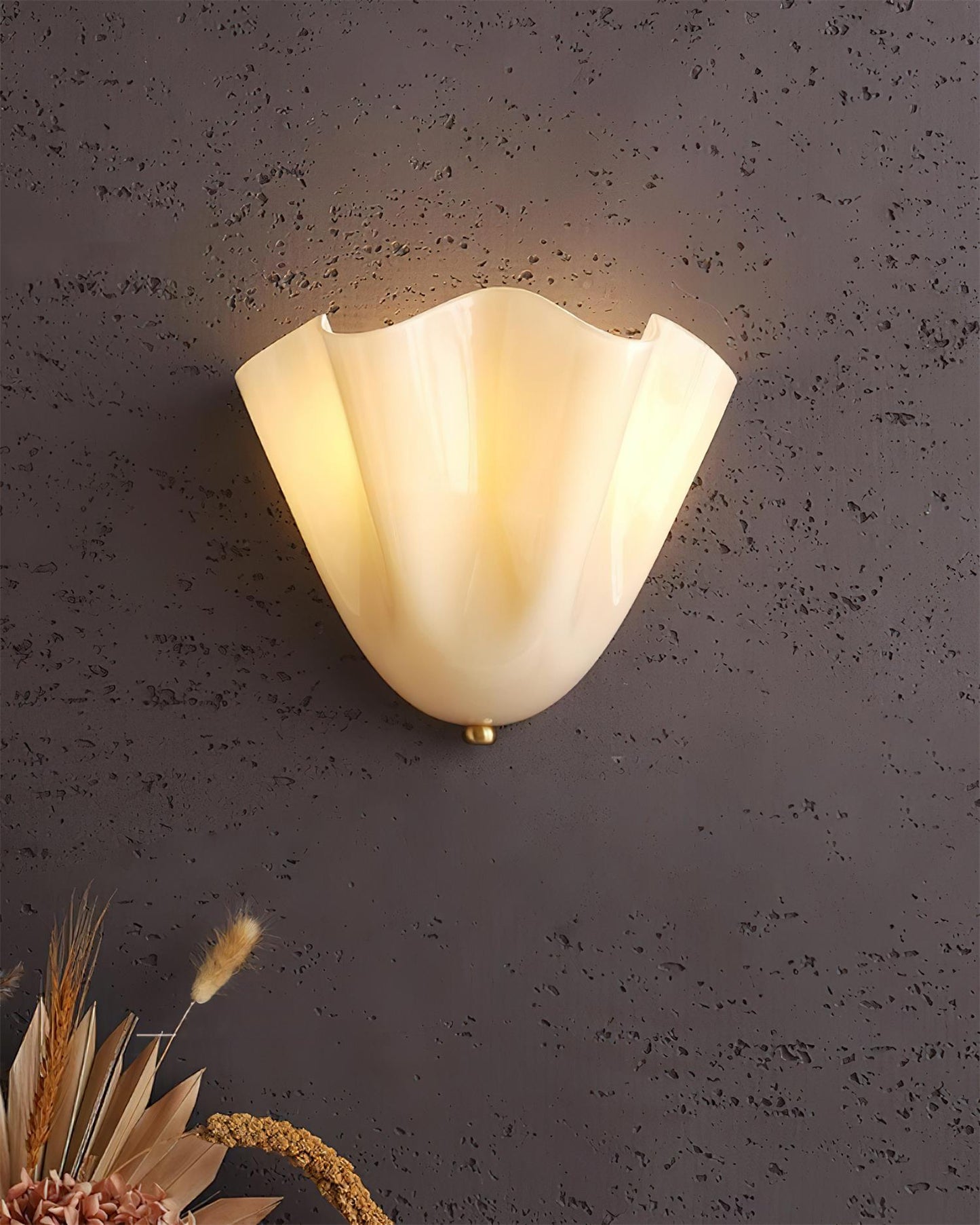 Elegant Floral Style Wall Lamp Soft Lighting