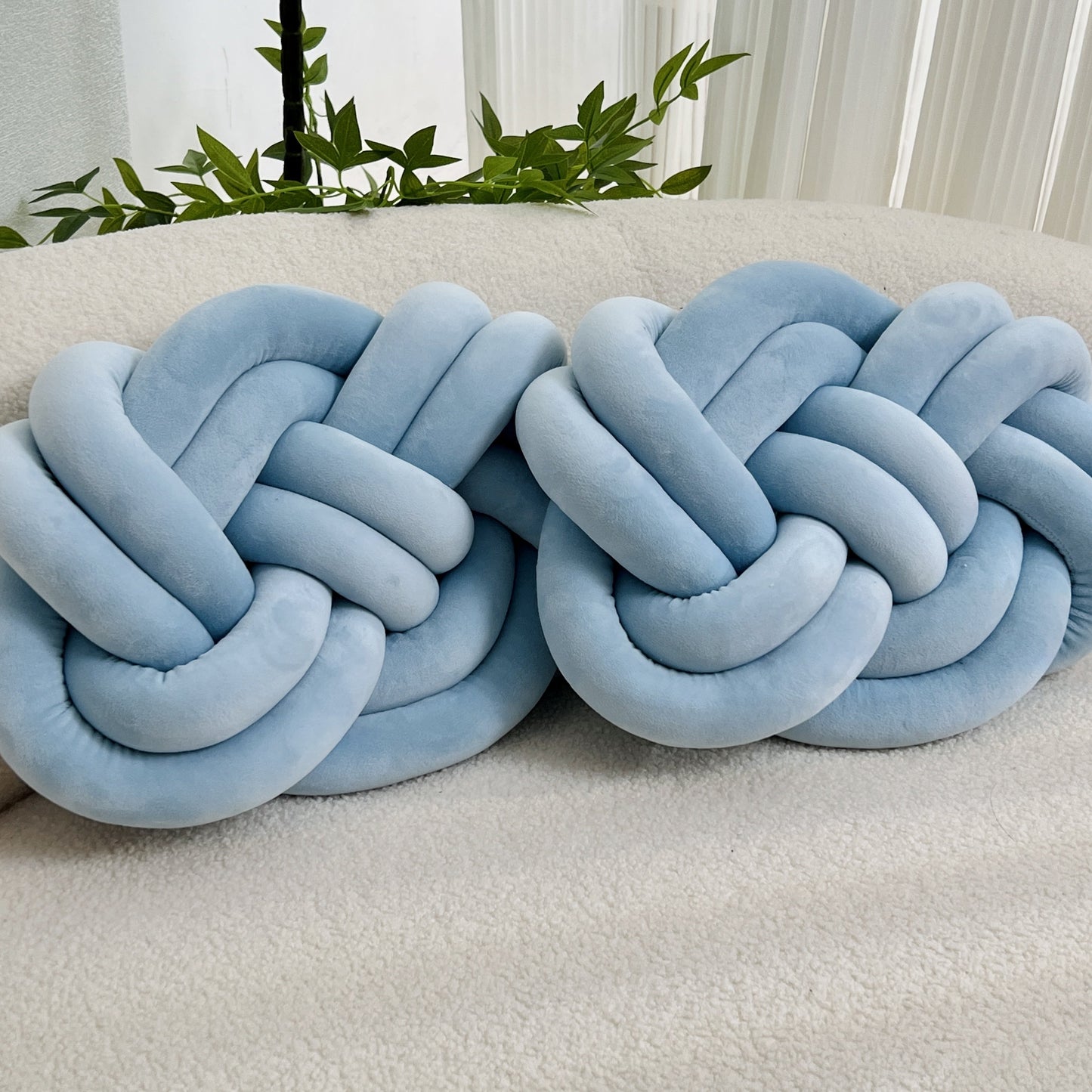 Comfortable Faux Fur Round Throw Pillows
