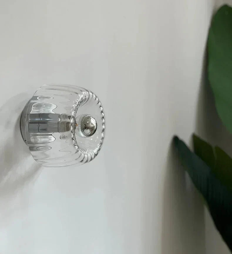 Modern Minimalist Wall Light – Soft Glow Lamp
