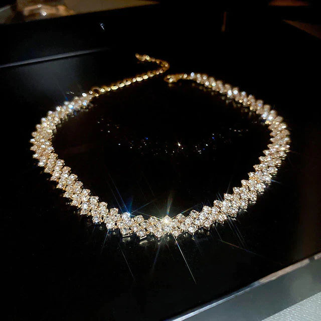 Luxurious Crystal Statement Pendant Necklace - Pexav