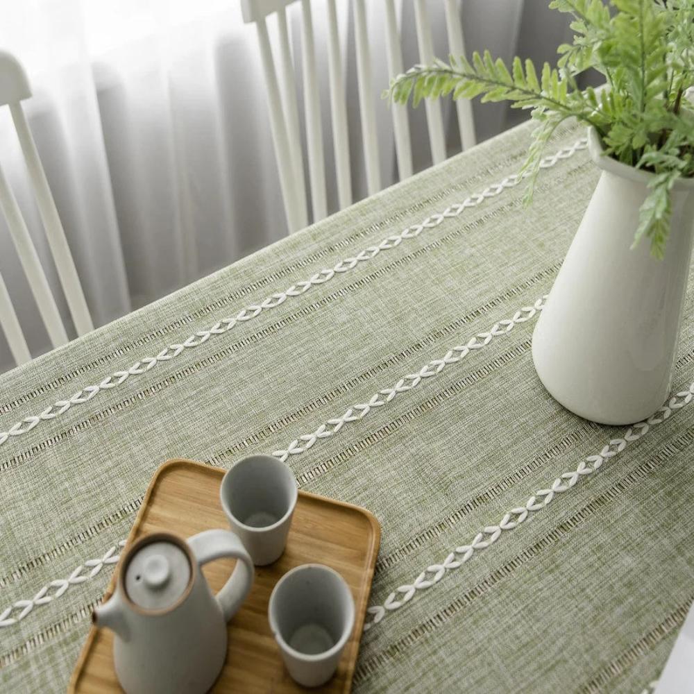 Classic Natural Fiber Table Cover