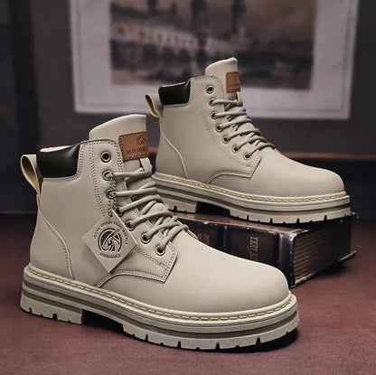 Insulated Men's Hiking Boots With Cushioning Soles