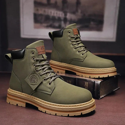 Insulated Men's Hiking Boots With Cushioning Soles