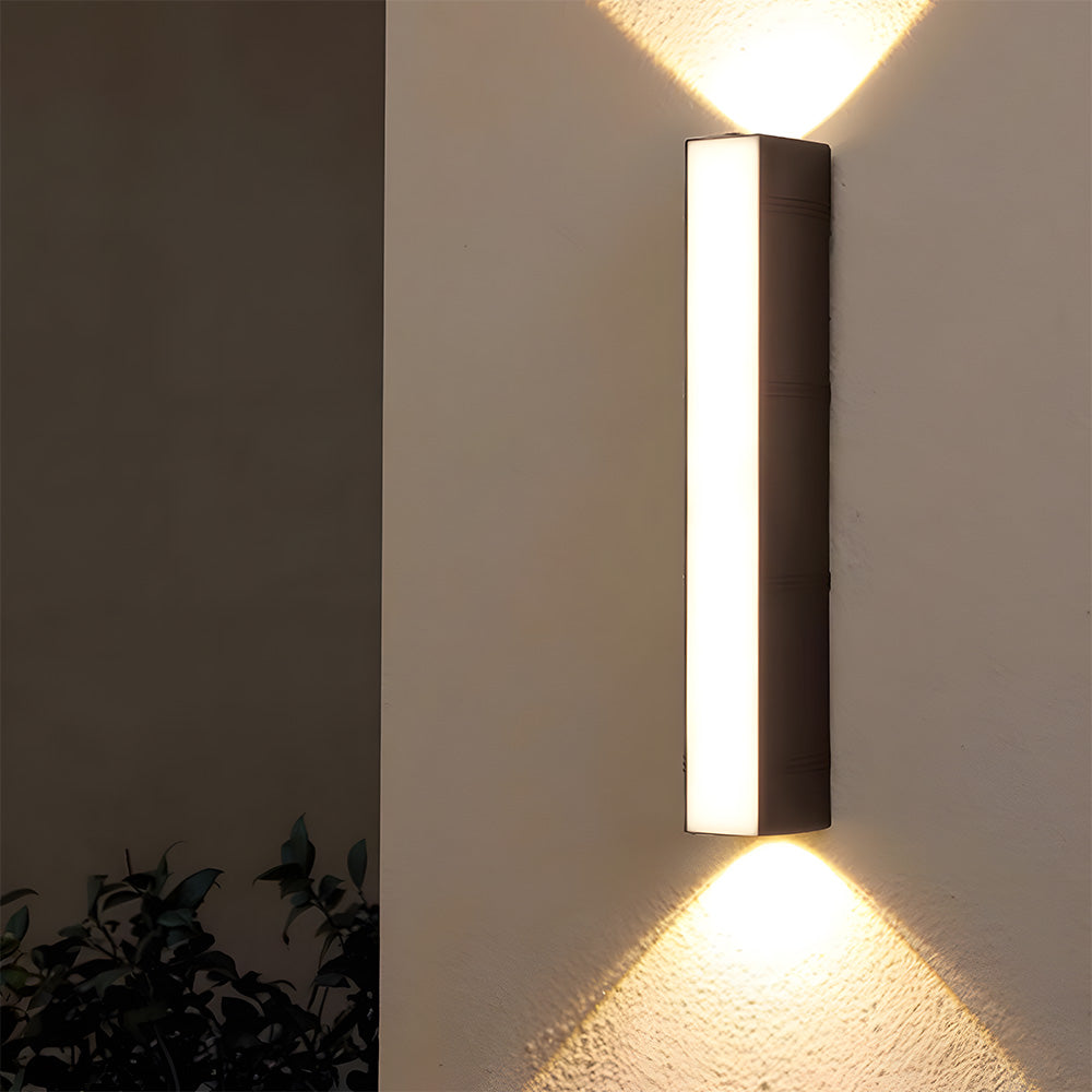 Durable Weatherproof Outdoor Wall Lamp