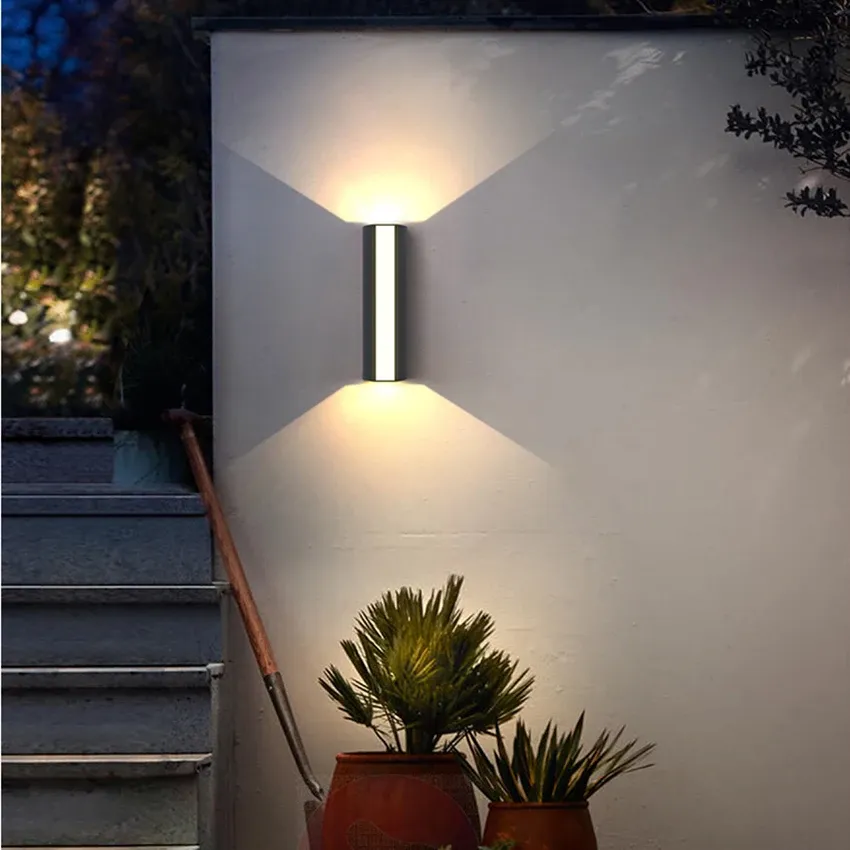 Durable Weatherproof Outdoor Wall Lamp