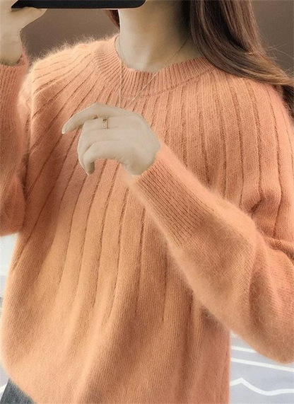 Cozy Women's Cashmere Crew Neck Sweater