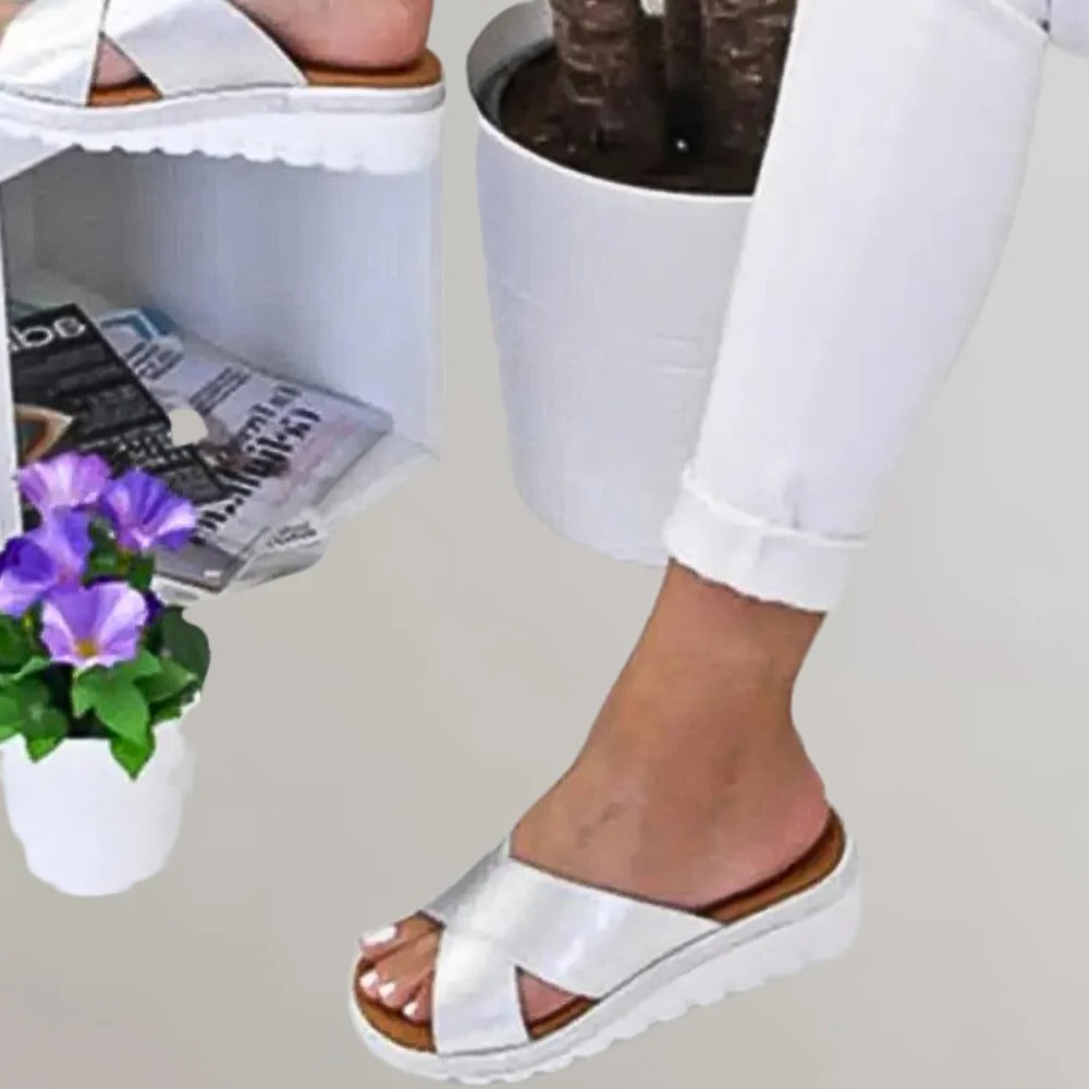 Cozy Women's Fuzzy Slippers