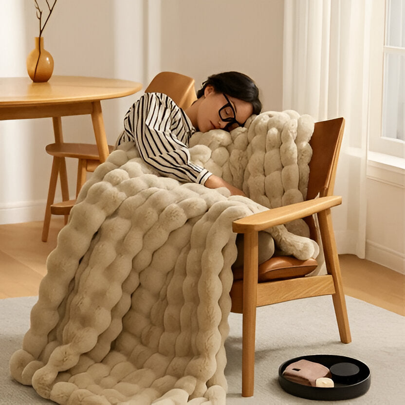 Stylish Year-Round Throw Blanket - Pexav
